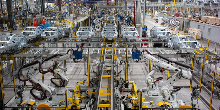 Navigating Challenges and Shifting Tides: The Dynamics of Vietnam’s Auto Industry in 2023