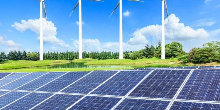 Vietnam’s Renewable Energy Surge Amid Persistent Pollution Challenges