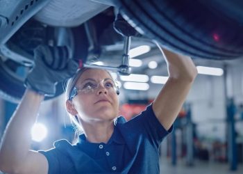 Mẹo Bảo Dưỡng Xe Hữu Ích Dành Cho Tài Xế Tại Việt Nam