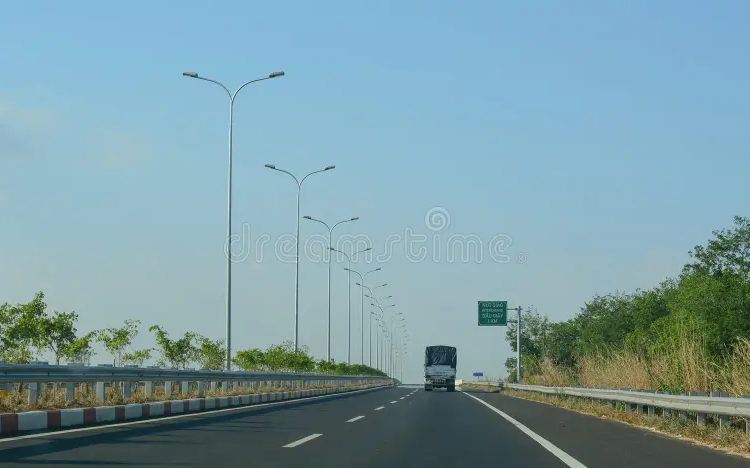  Surviving National Highway 1A: Essential Night Driving Safety in Vietnam